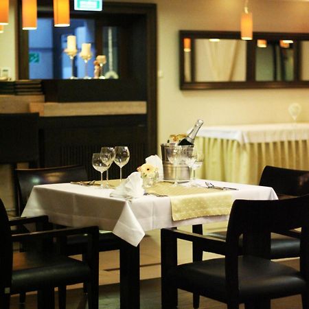Hotel-Restauracja Platan Chrzanów Kültér fotó