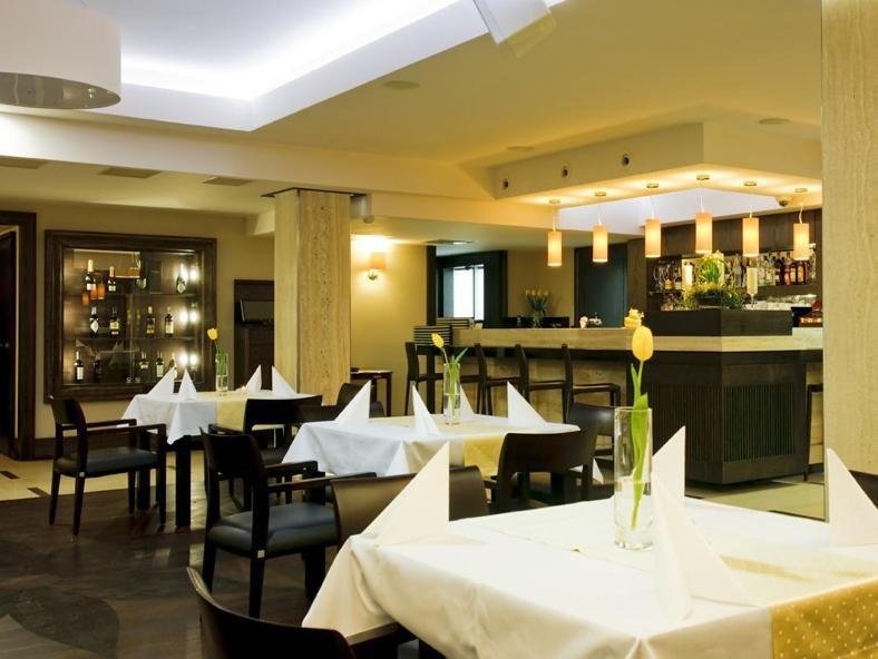 Hotel-Restauracja Platan Chrzanów Kültér fotó