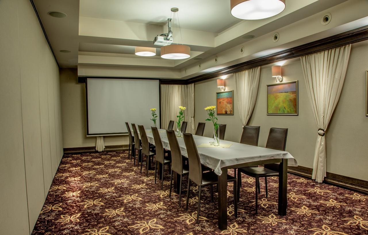 Hotel-Restauracja Platan Chrzanów Kültér fotó
