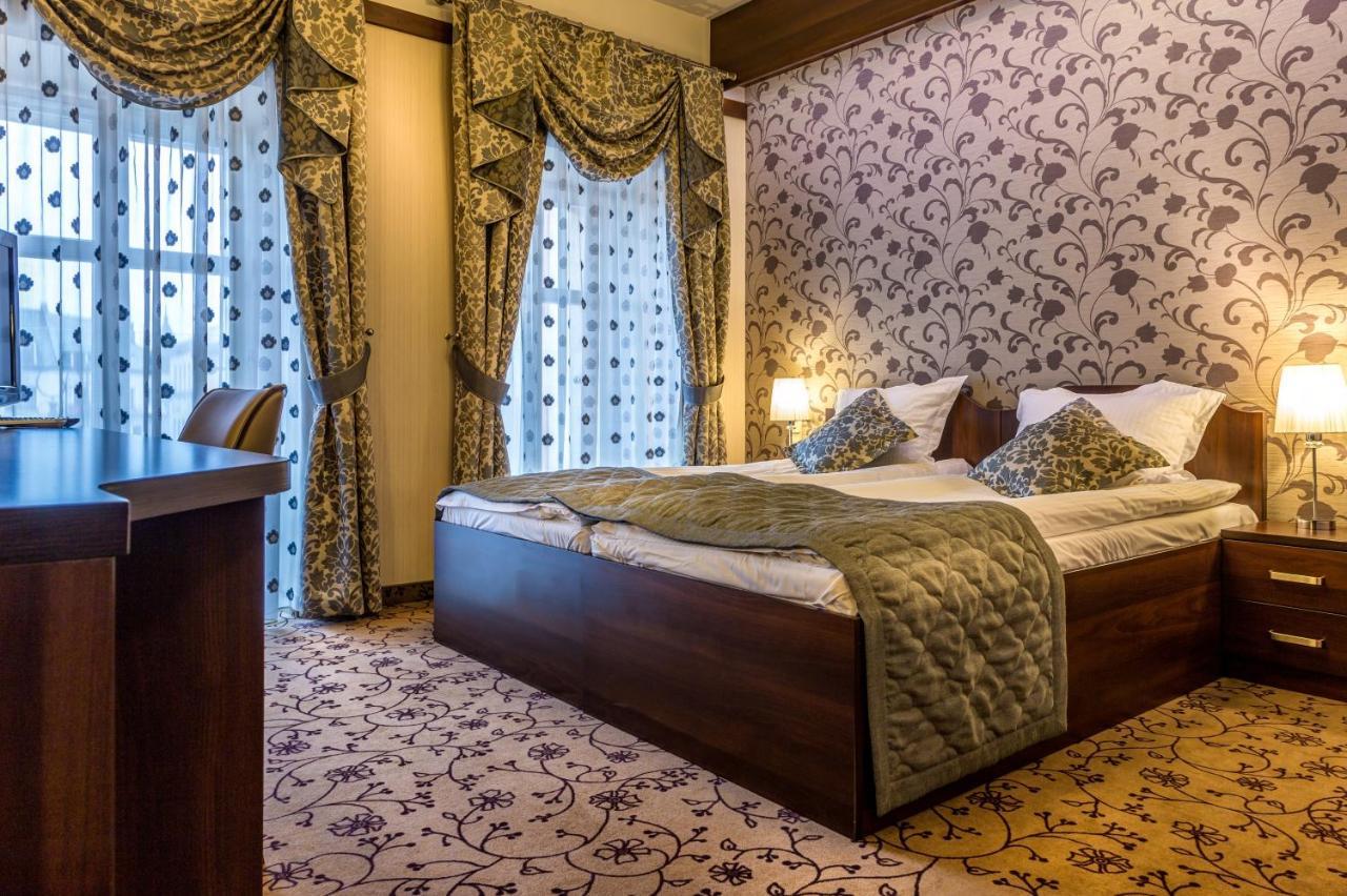 Hotel-Restauracja Platan Chrzanów Kültér fotó